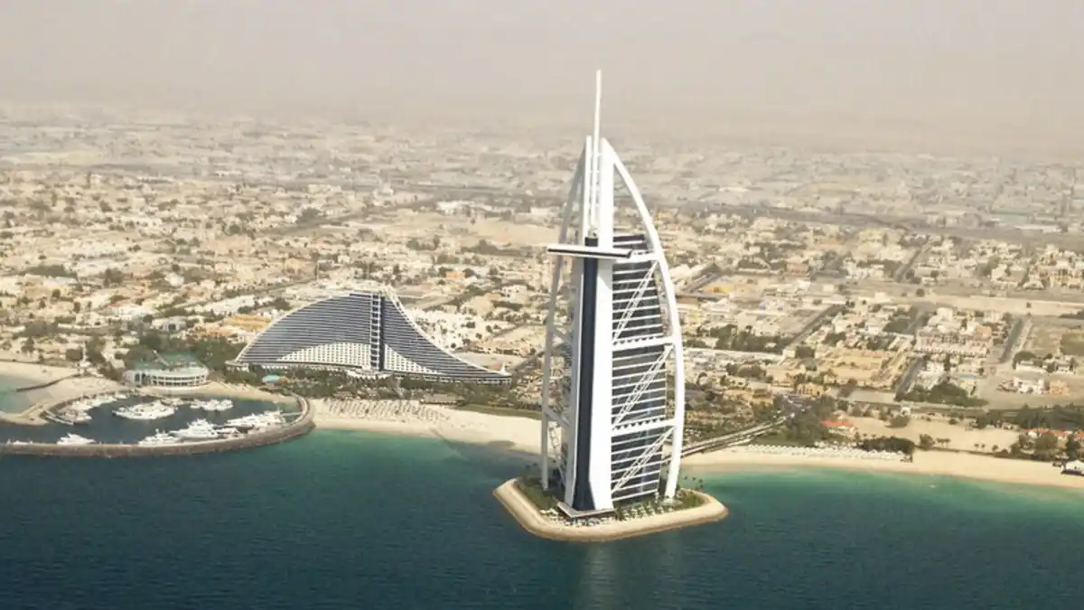 Bild 1 von Vereinigte Arabische Emirate  – Dubai & Fujairah – Zwischen Skyline und Strand