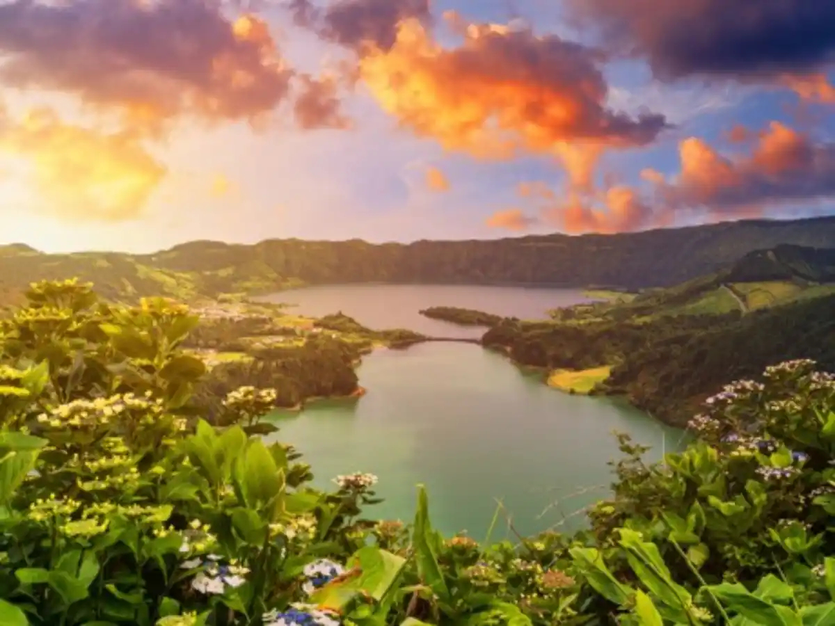 Bild 1 von Rundreisen Portugal - Azoren: Flexible Mietwagen-Rundreise ab Ponta Delgada bis Lajes: Abwechslungsreich die Azoren erleben