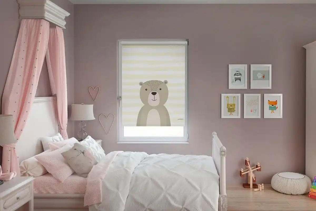 Bild 1 von Seitenzugrollo Bär, Lüttenhütt, verdunkelnd, ohne Bohren, Klemmfix, Kinderrollo im Fixmaß, Beige