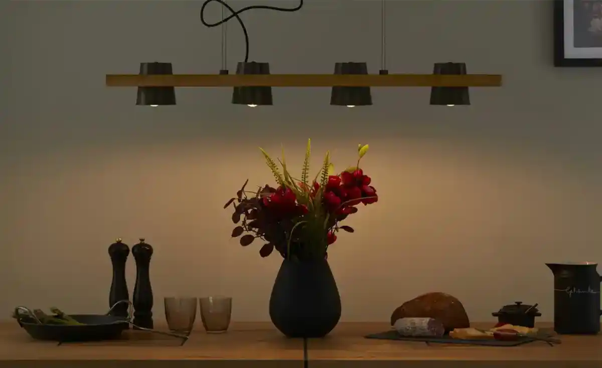 Bild 1 von Trio Pendelleuchte, 4-flammig, Nickel antik mit Pinienholz Bell