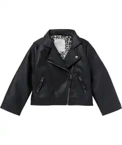 Schwarze Bikerjacke, schwarz