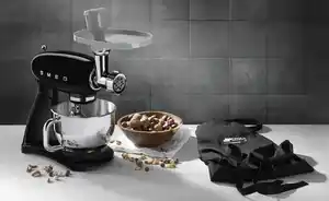 smeg Küchenmaschine SMF03BLEU