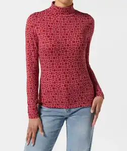 Langarmshirt mit Rollkragen, dunkelrot bedruckt