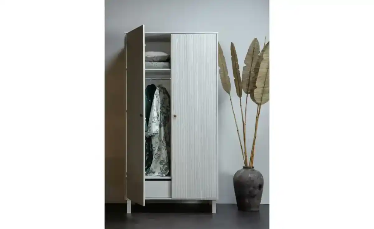 Bild 3 von WOOOD Kleiderschrank