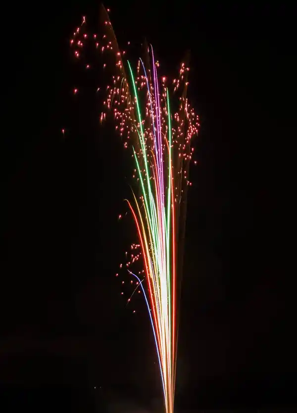 Bild 2 von COMET »Raxor« Feuerwerksbatterie