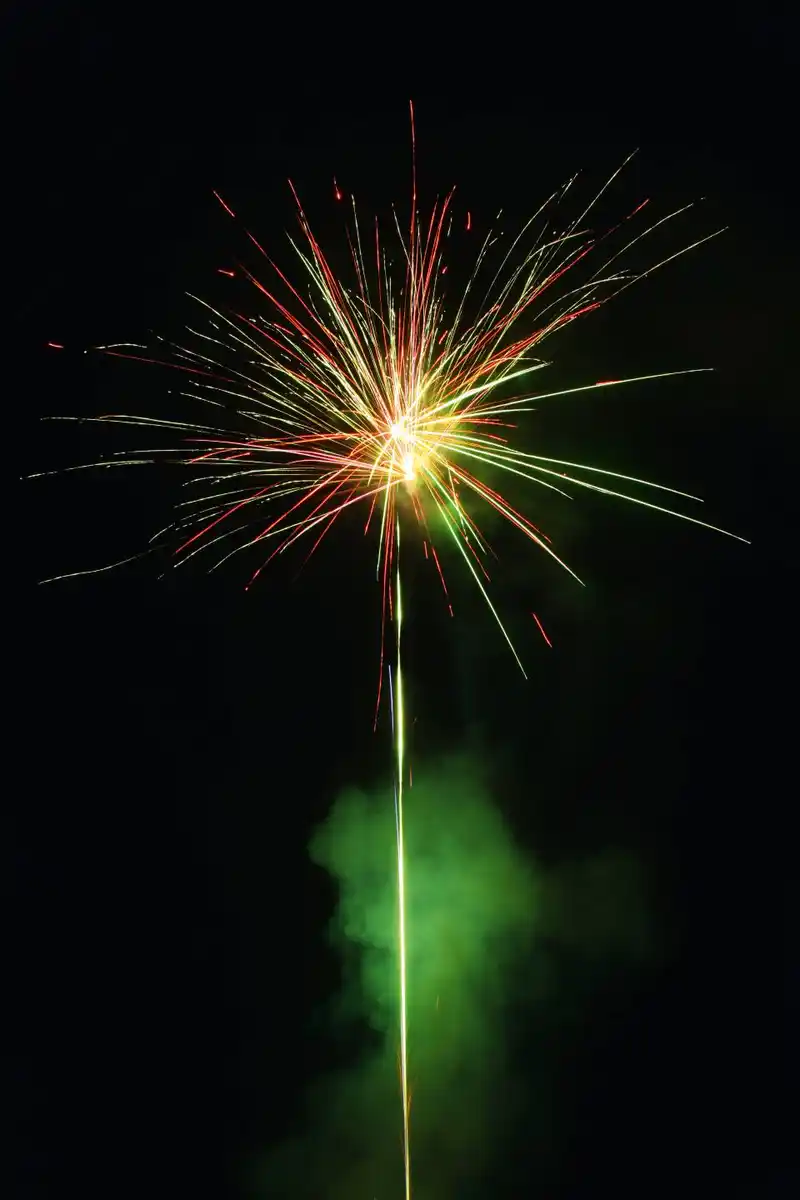 Bild 2 von WECO Verbund-Feuerwerk »Stronghold«