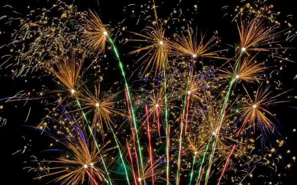 Bild 3 von COMET »Epic Blast« Verbundfeuerwerk