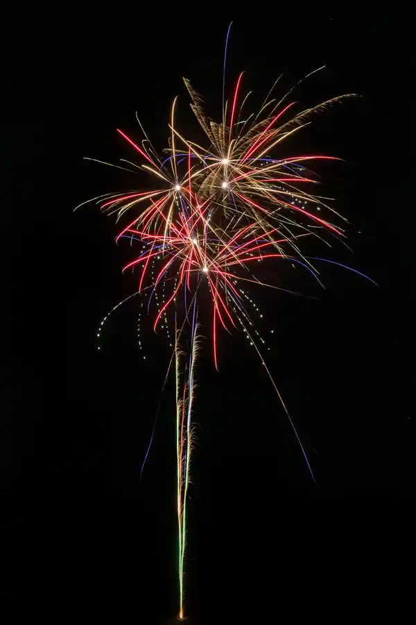 Bild 2 von COMET »Cosmic Clash« Feuerwerksbatterie