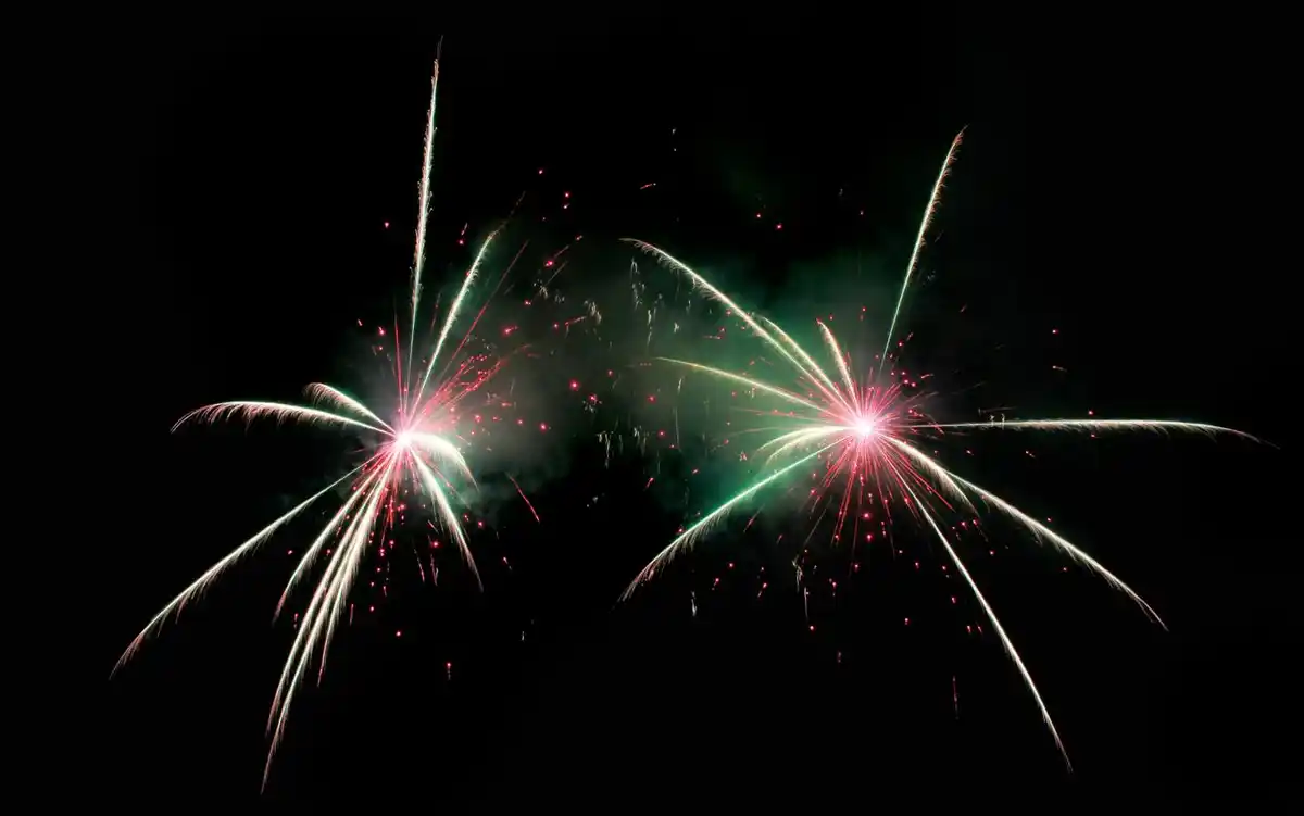 Bild 2 von WECO Verbund-Feuerwerk »Zenith«