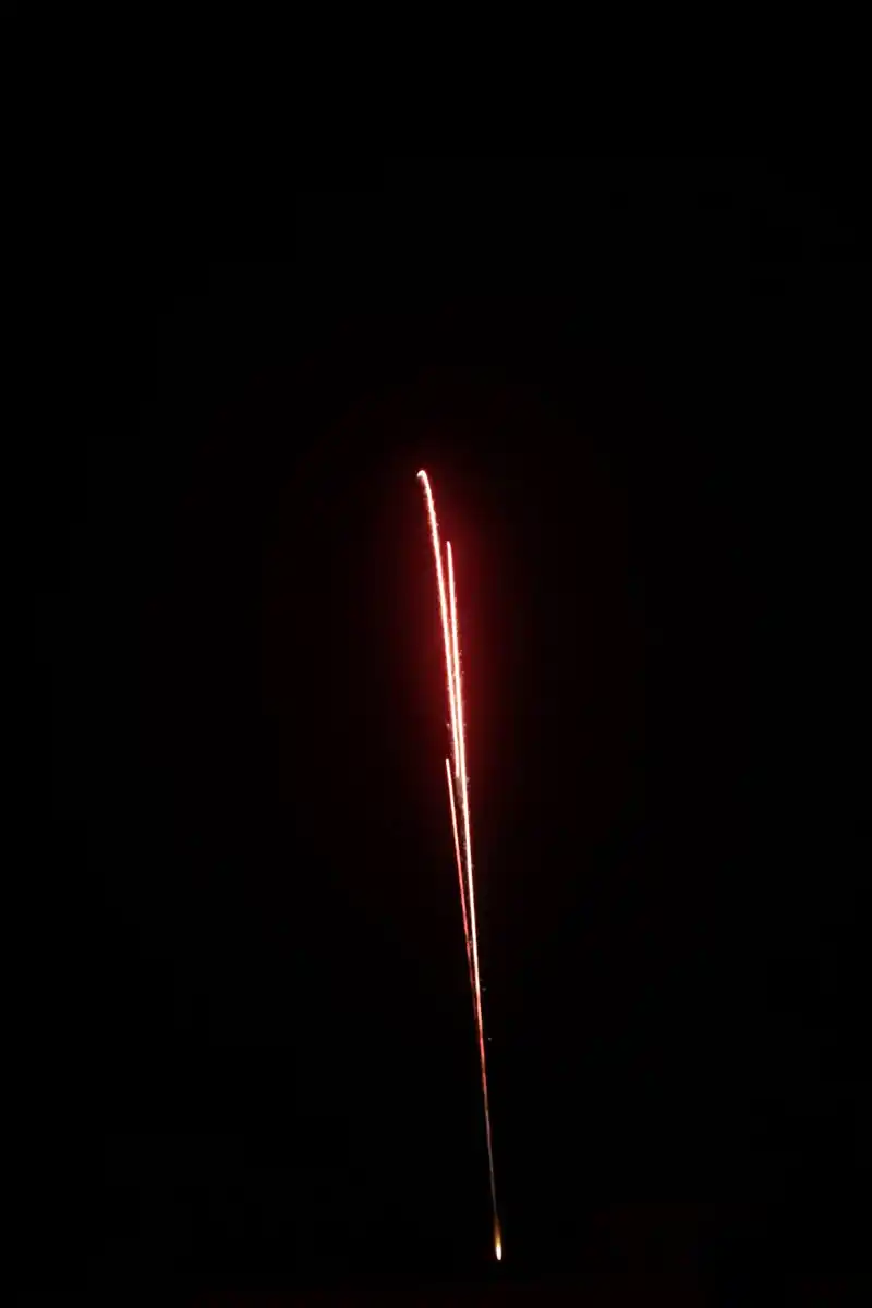 Bild 2 von COMET Verbund-Feuerwerk »Space Commander«