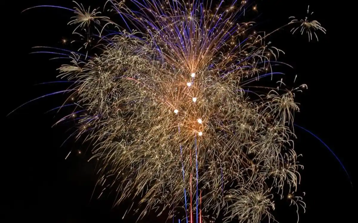 Bild 4 von COMET »Epic Blast« Verbundfeuerwerk