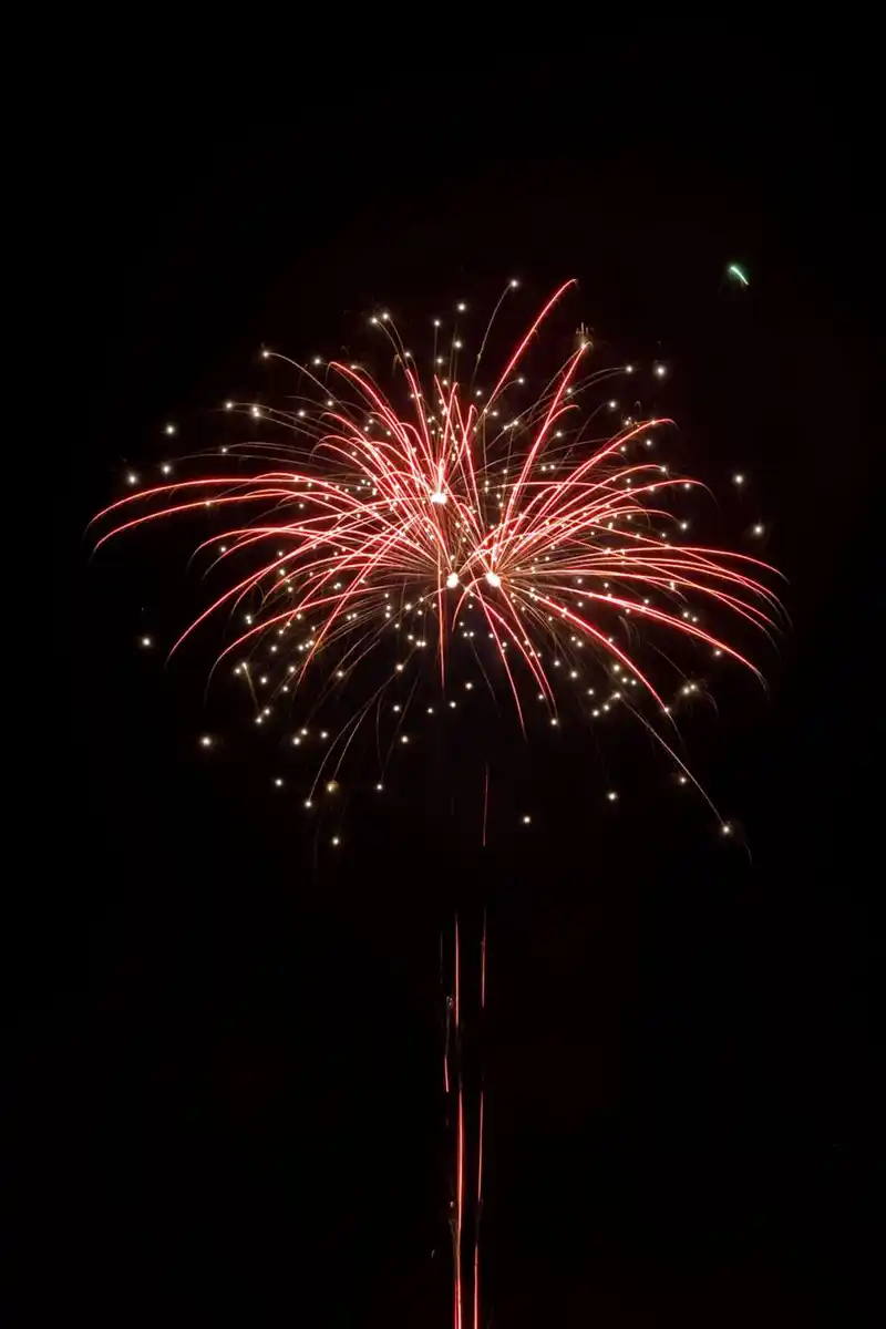 Bild 3 von COMET »Banner of Fire« Feuerwerksbatterie