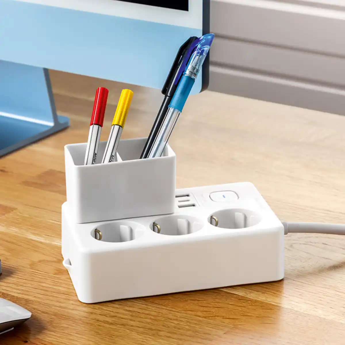 Bild 1 von Powertec Electric 3-fach Schuko-Steckdosenleiste