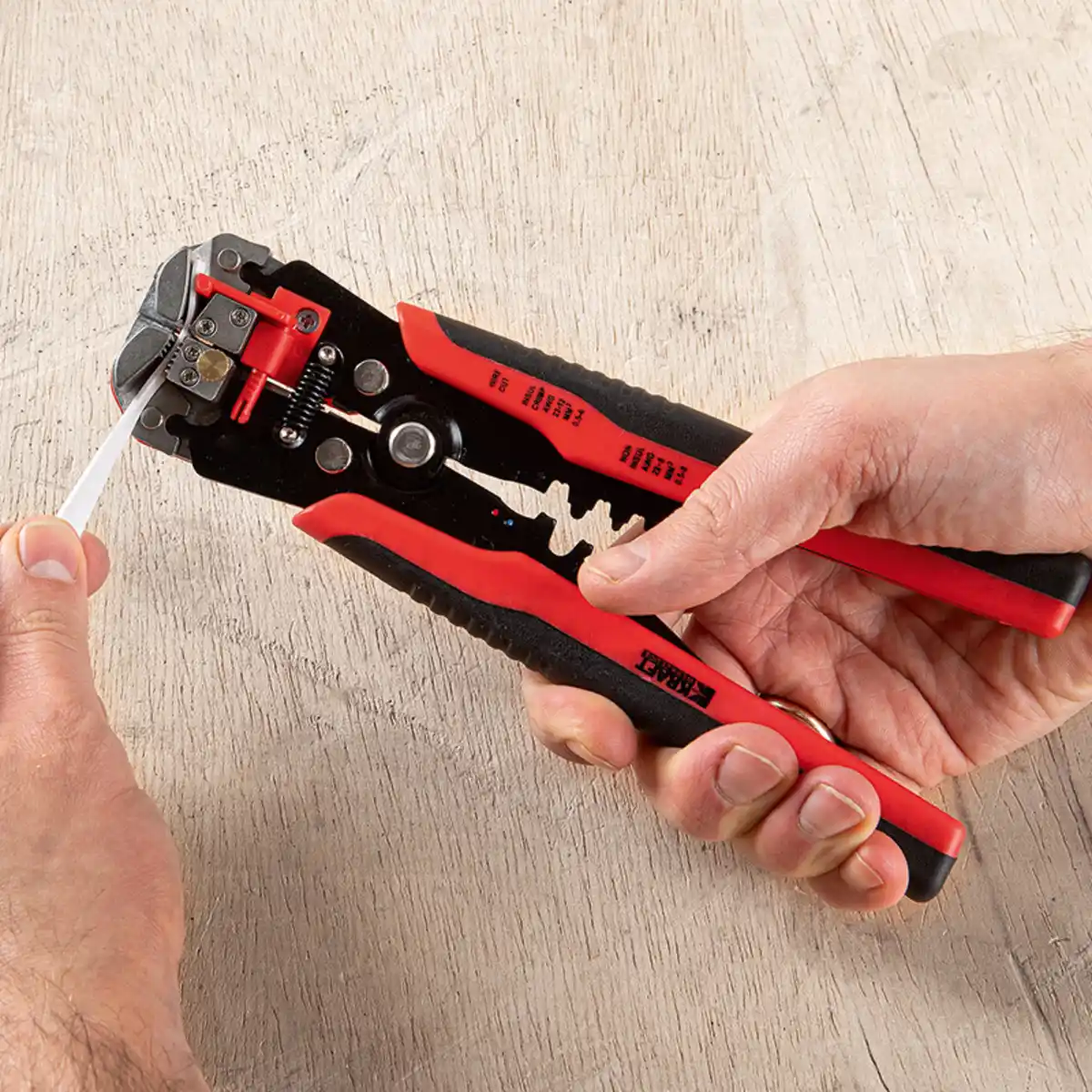 Bild 1 von Kraft Werkzeuge Automatik-Abisolier- und Crimpzange