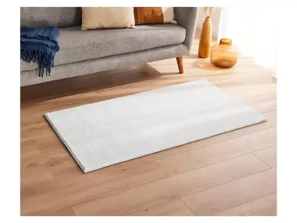Bild 2 von LIVARNO home Teppich Felloptik 80x150cm (Hellgrau)