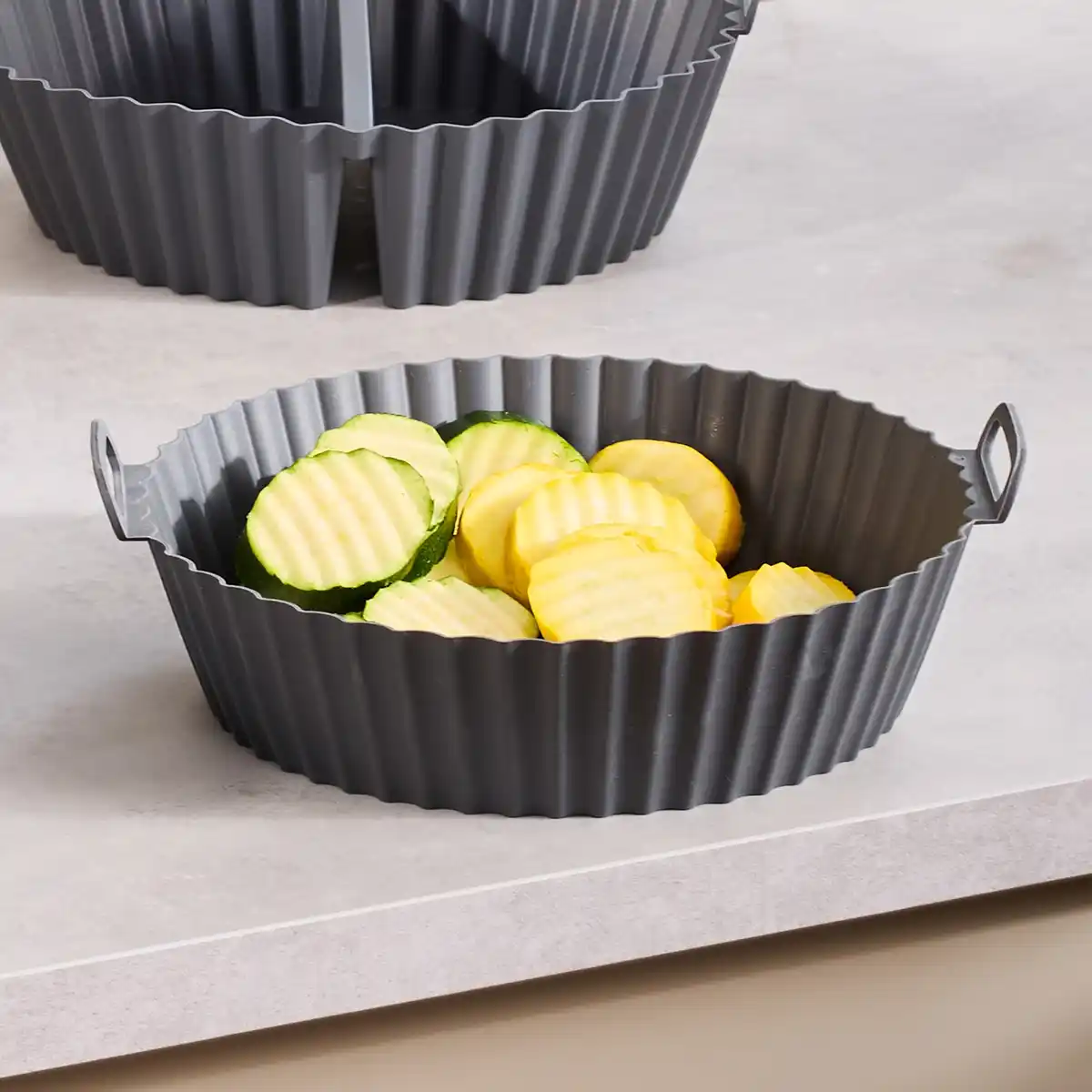 Bild 1 von Heißluftfritteusen-Silikonform mit Antihaft-Eigenschaft