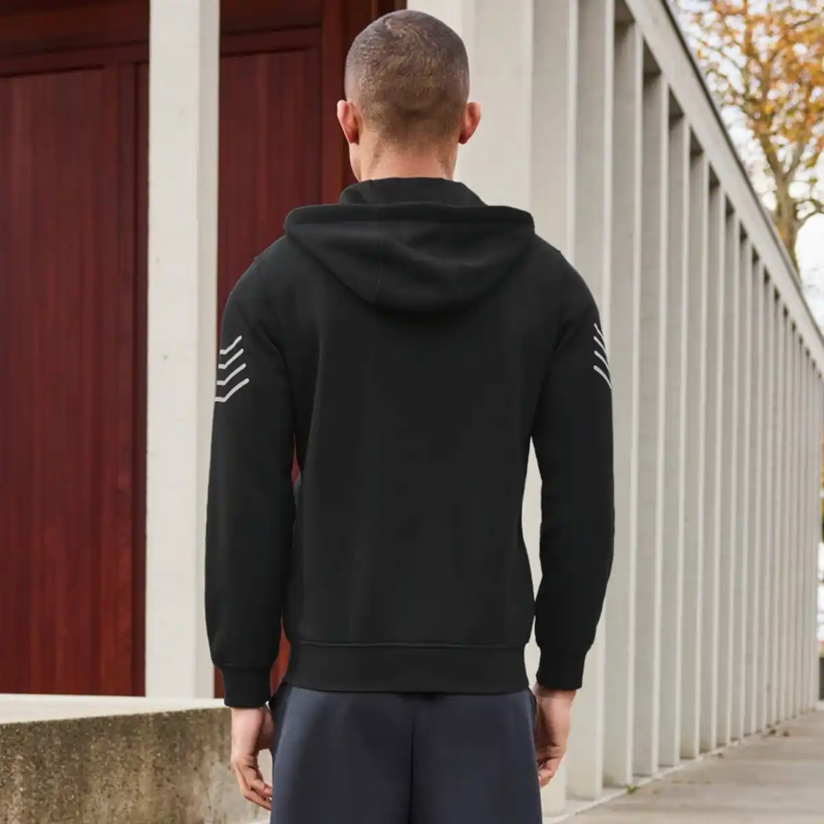 Bild 4 von Herren-Trainingsjacke mit Kapuze