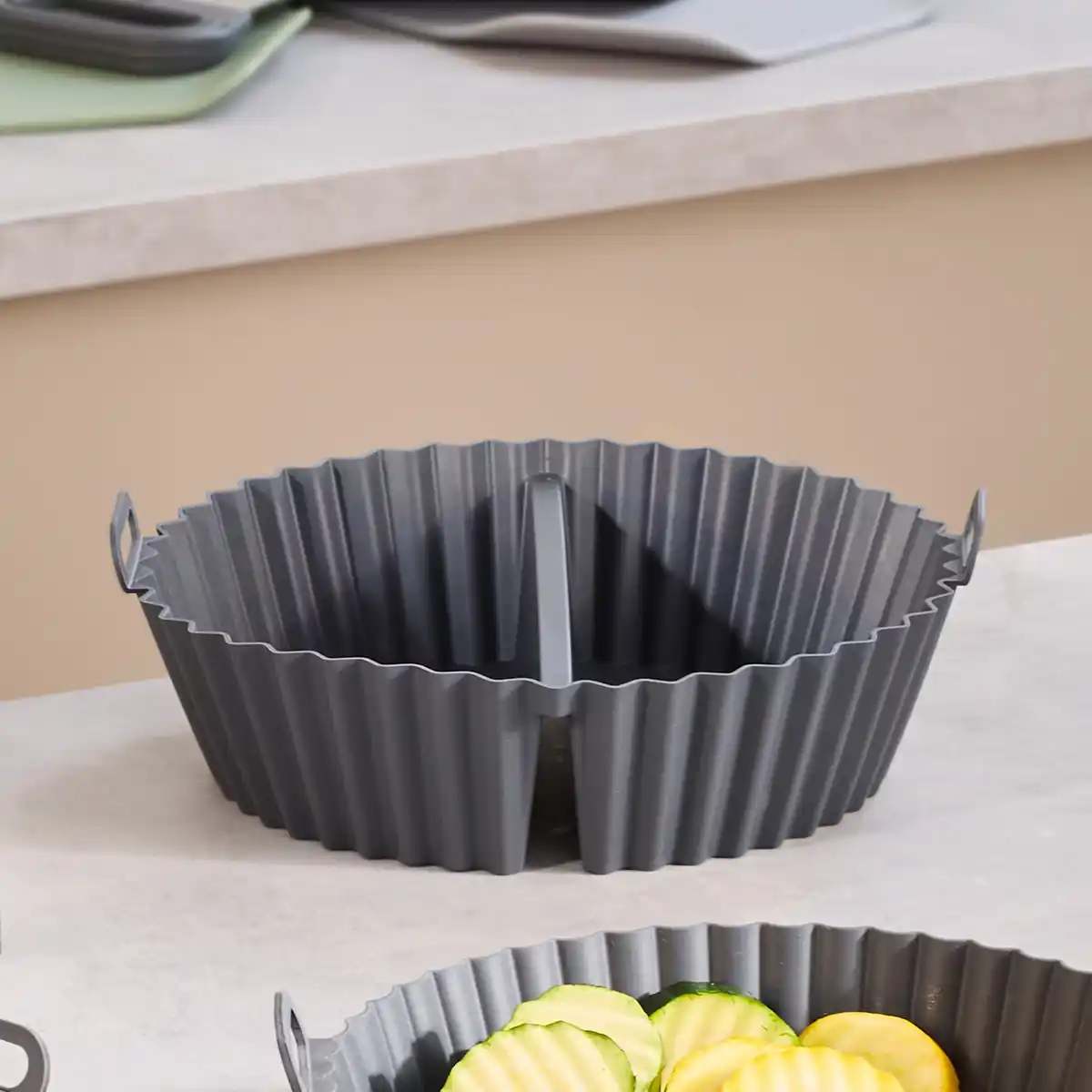 Bild 1 von Heißluftfritteusen-Silikonform mit Antihaft-Eigenschaft