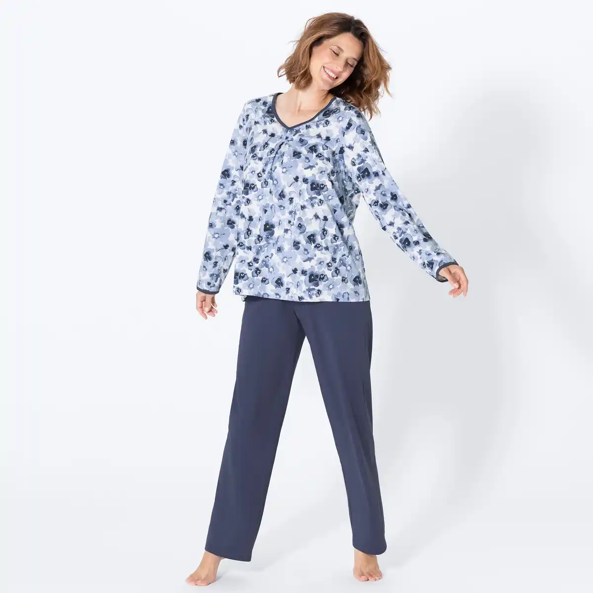 Bild 1 von Damen-Schlafanzug mit V-Ausschnitt, 2-teilig