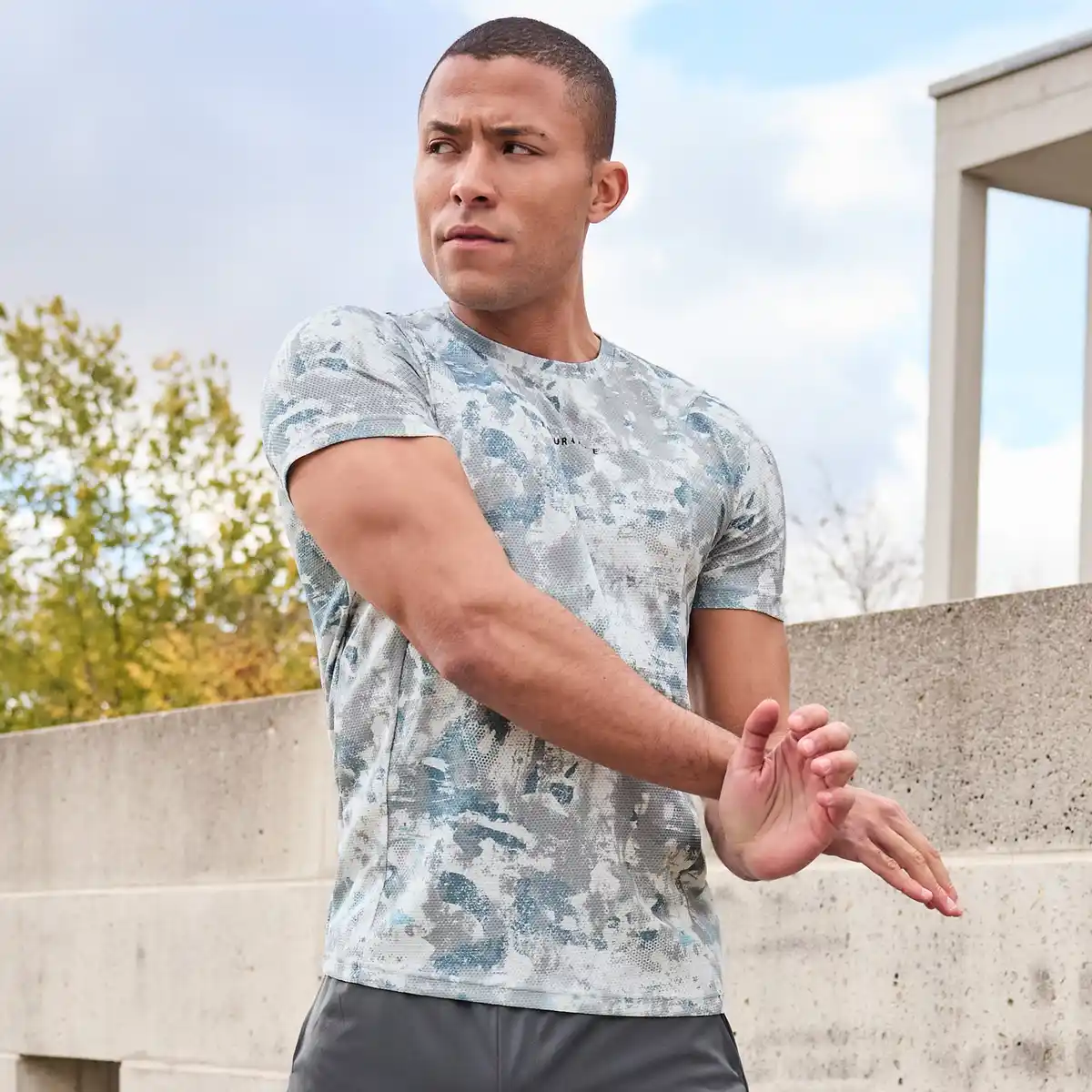 Bild 1 von Herren-Funktions-T-Shirt mit Mesh-Einsätzen