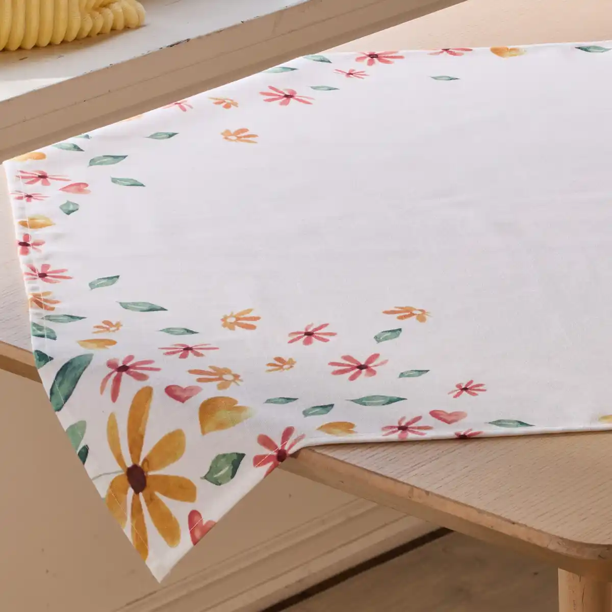 Bild 1 von Mitteldecke mit Blumen-Muster, ca. 80x80 cm