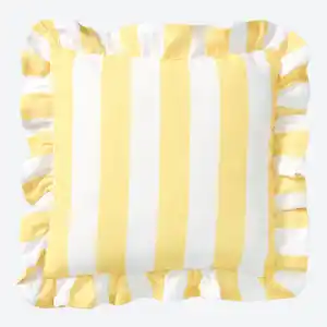 Dekokissen mit Rüschen, ca. 25x25 cm