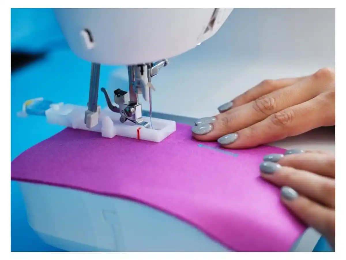 Bild 3 von SINGER Computernähmaschine »C5605«