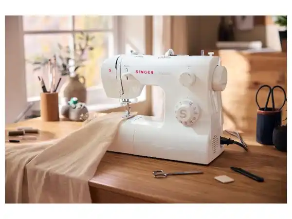 Bild 2 von SINGER Mechanische Nähmaschine »Tradition 2282«