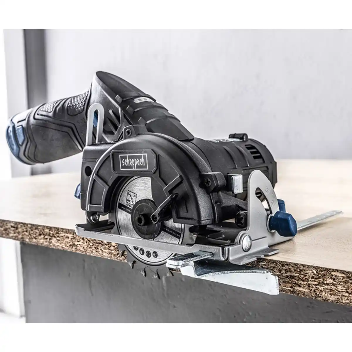 Bild 1 von Scheppach Akku-Handkreissäge 2 x 12 V / 2,0 Ah