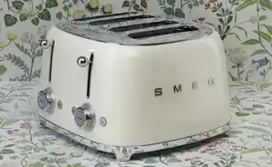 smeg 4-Slot-Toaster TSF03CREU