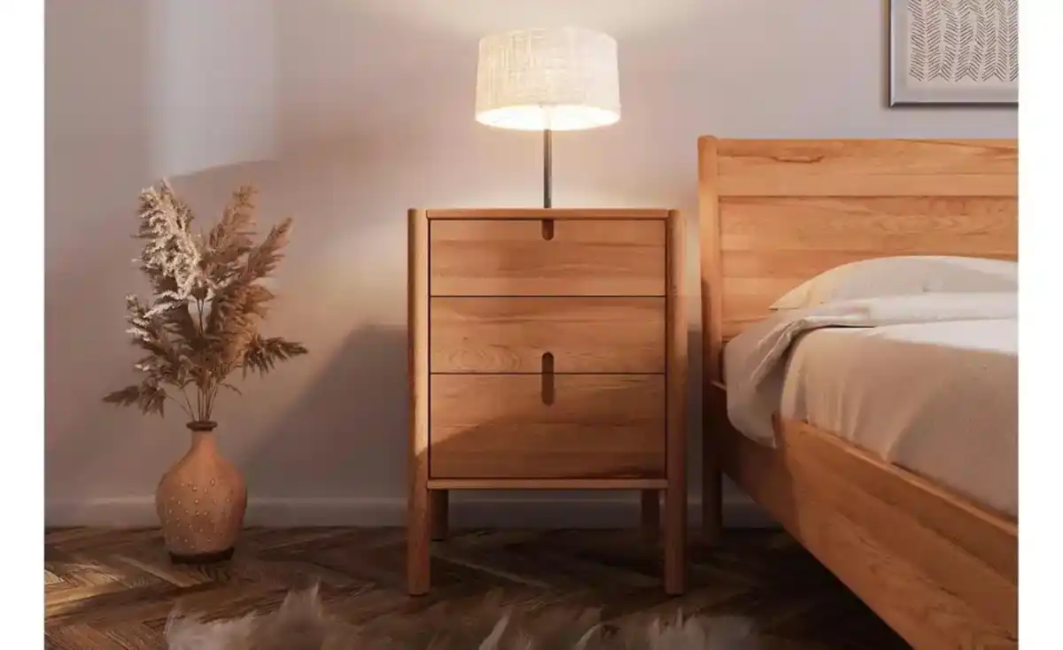 Bild 1 von Nachttisch hoch mit 2 Schüben