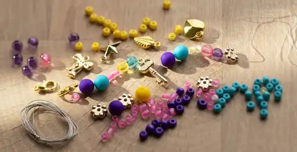 Bild 2 von IDEENWELT Perlen-Bastelset Rosa & Lila