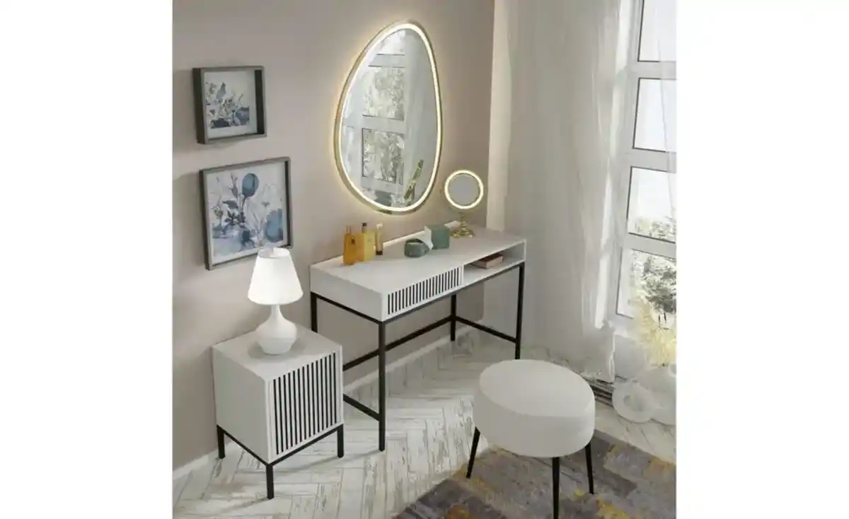 Bild 1 von Nachttisch