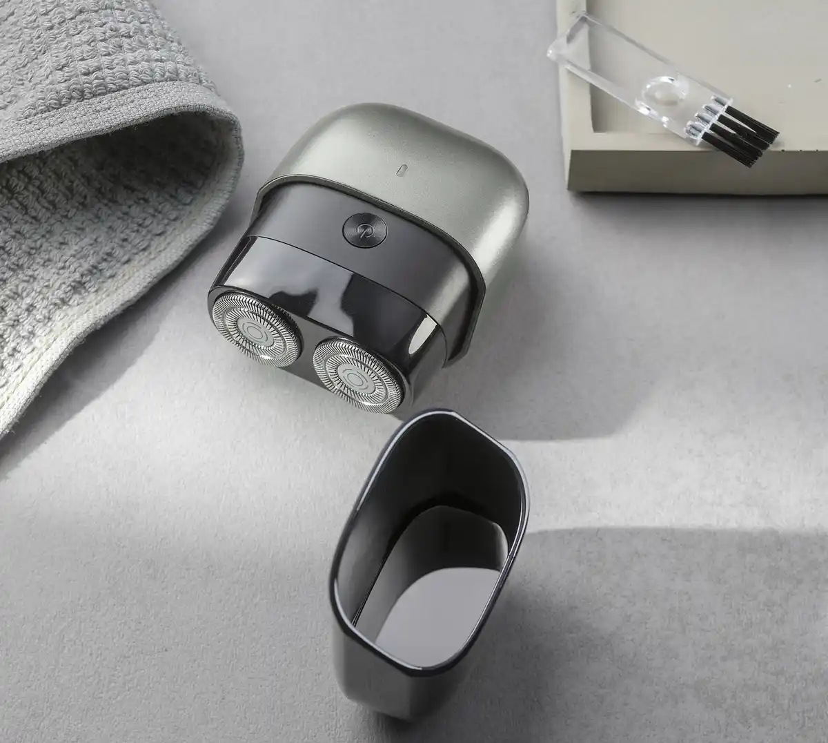 Bild 3 von IDEENWELT Kompakter Akku-Herrenrasierer