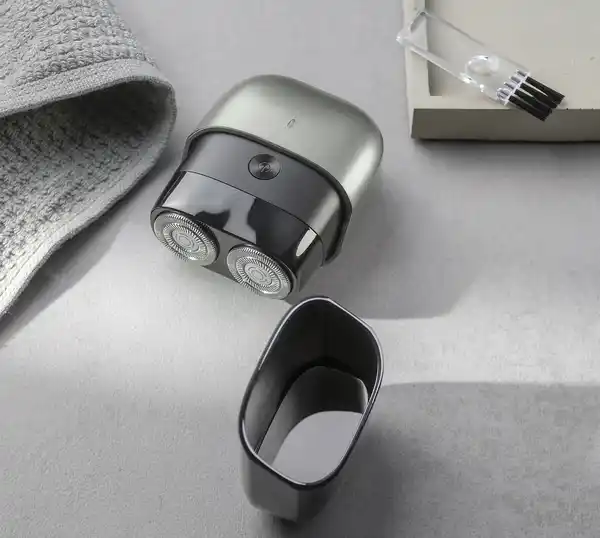 Bild 3 von IDEENWELT Kompakter Akku-Herrenrasierer