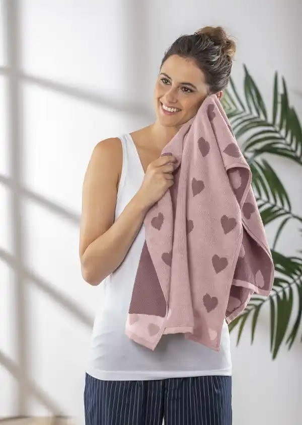 Bild 2 von IDEENWELT Duschtuch Herzen 70x140cm rosa