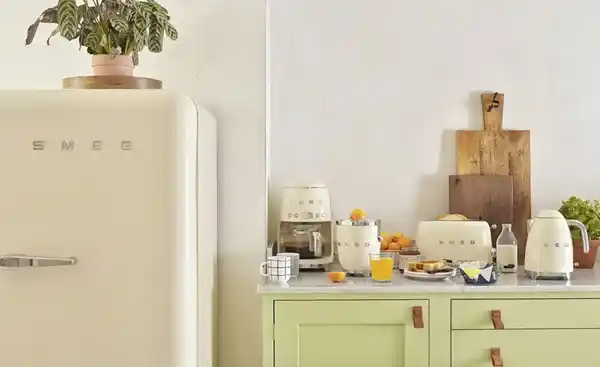 Bild 3 von smeg Kaffeeautomat DCF02CREU