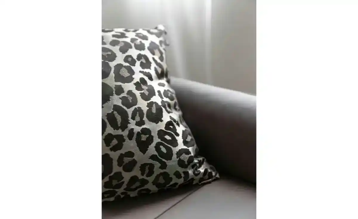 Bild 2 von JOOP! Kissenhülle Leo