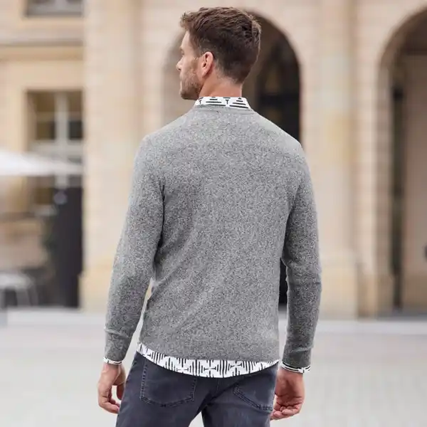 Bild 4 von Herren-Feinstrick-Pullover mit Rundhalsausschnitt