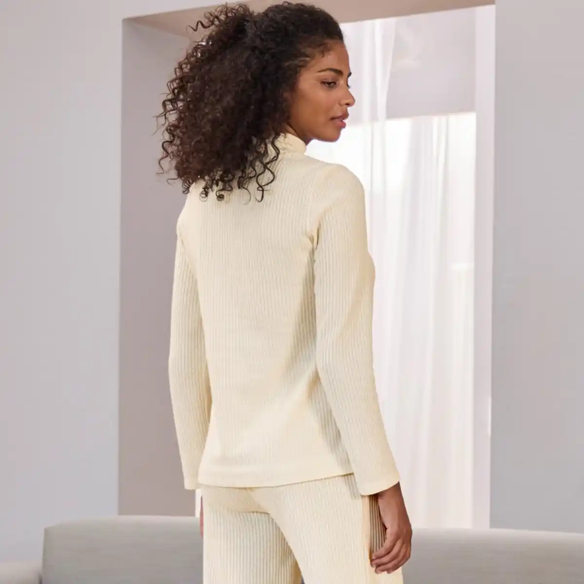 Bild 4 von Damen-Homewear-Oberteil aus Cord