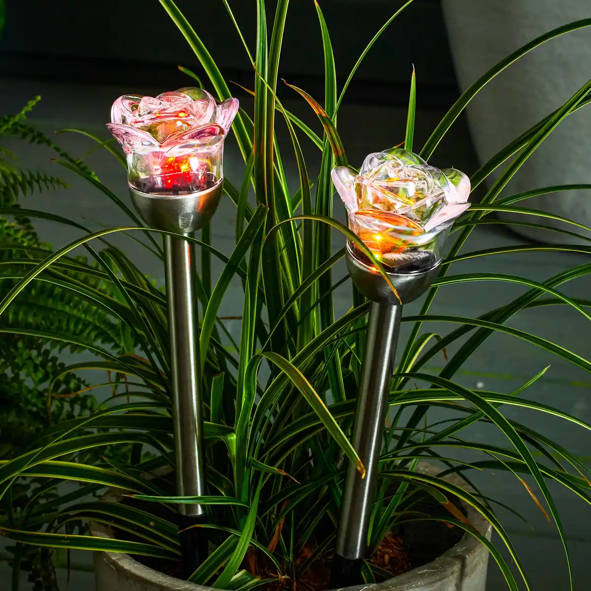 Bild 1 von Solarstecker "Kristallrose" mit Farbwechsel, ca. 8x37 cm