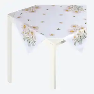 Mitteldecke mit Blumen-Motiv, ca. 80x80 cm