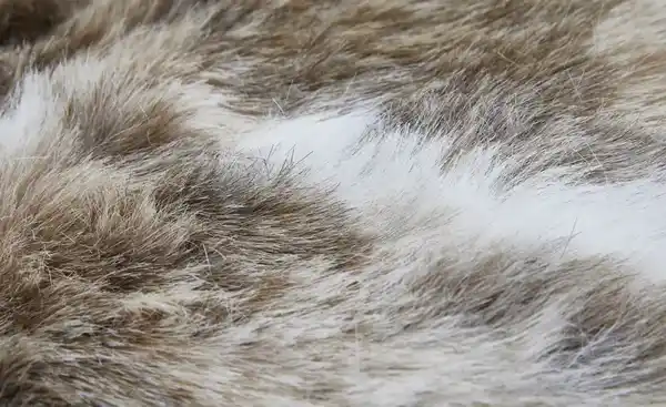 Bild 2 von Kunstfell Rentierfell