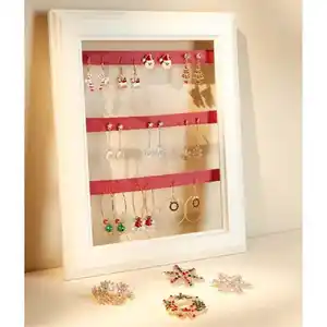 Creolen, Ohrringe und Broschen