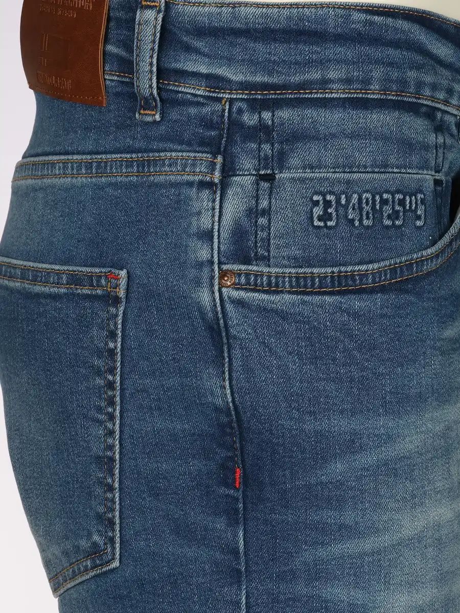 Bild 4 von Herren Jeans in heller Waschung Blau