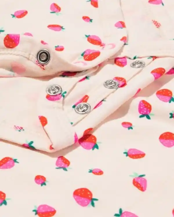 Bild 4 von Mitwachsender Baby-Strampler mit Erdbeeren beige