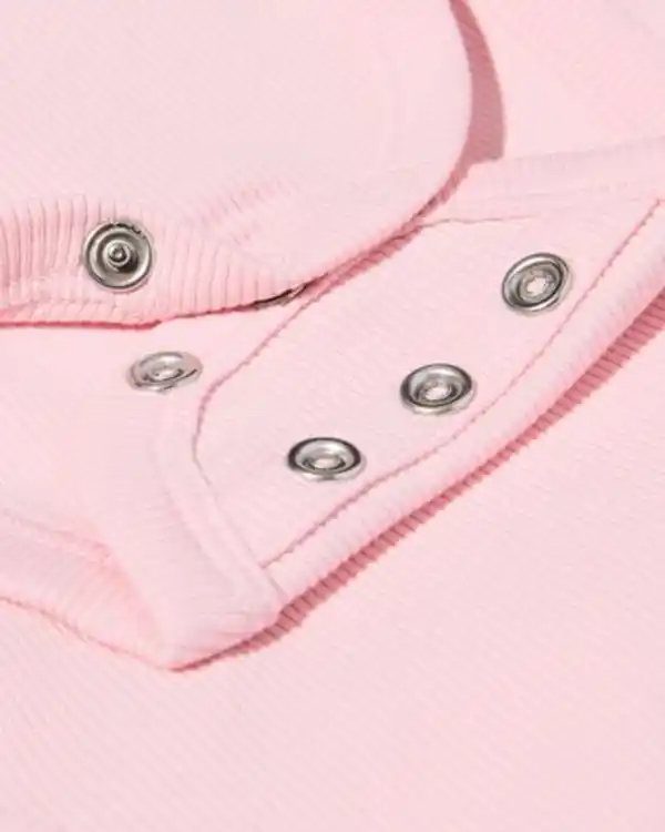 Bild 4 von Newborn Mitwachsender Wickelstrampler, gerippt hellrosa