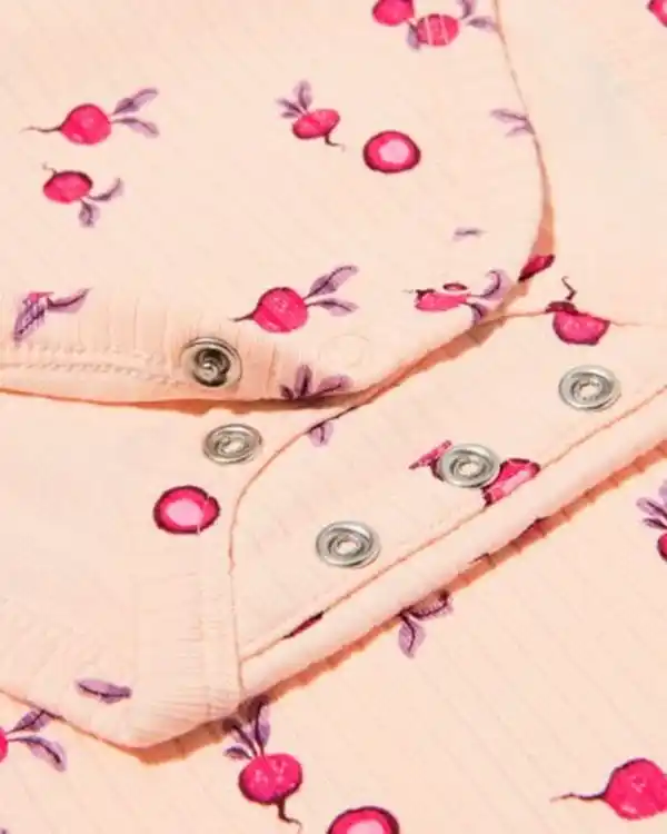 Bild 4 von Mitwachsender Baby-Strampler gerippt mit Radieschen pfirsich