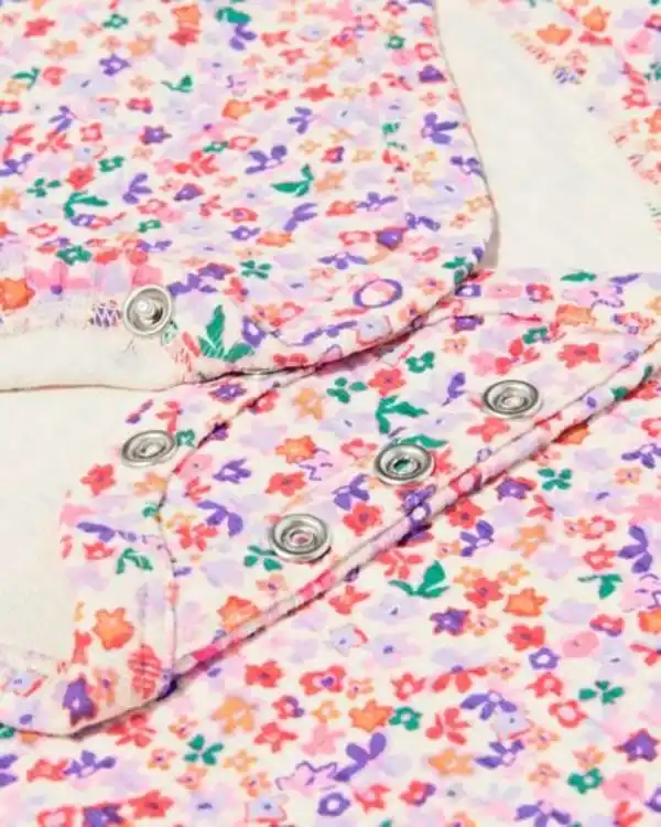 Bild 2 von Mitwachsender Strampler, LENZING™ ECOVERO™, gerippt, Blumen bunt