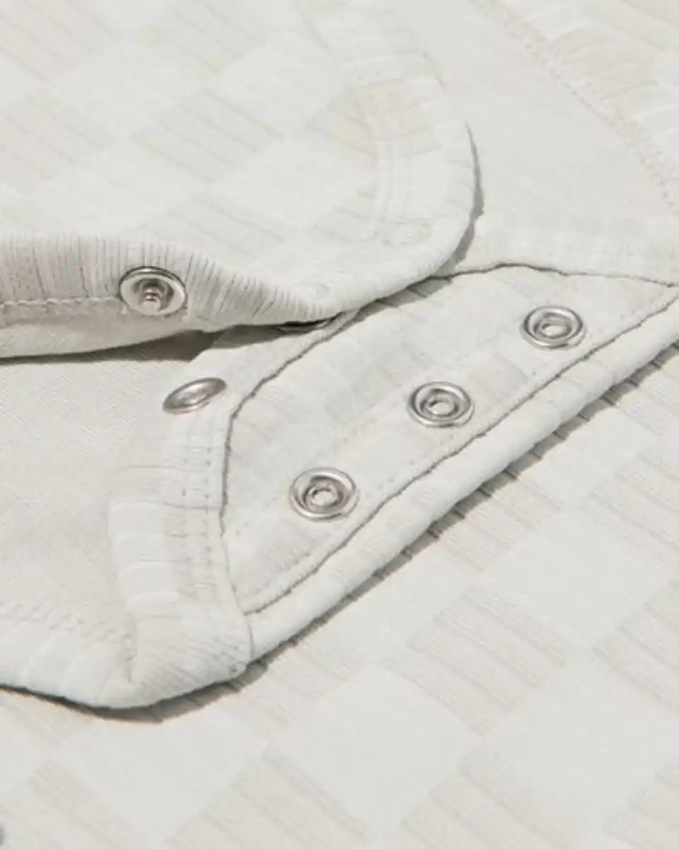 Bild 3 von Mitwachsender Baby-Strampler LENZING™ ECOVERO™, gerippt, Blockmuster blau